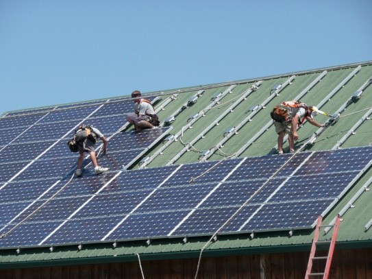 Solarstrom: Leistung auf privaten Hausdächern mehr als verdoppelt